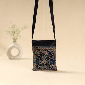 Kutch ahir hand embroidered sling bag 40 - handcrafted