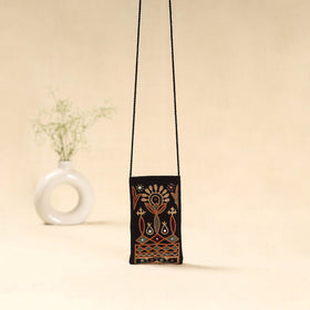 Kutch ahir hand embroidered sling dori mobile pouch 95