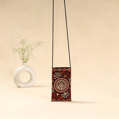 Kutch ahir hand embroidered sling dori mobile pouch 97