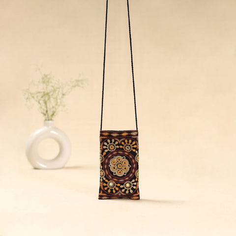 Kutch ahir hand embroidered sling dori mobile pouch 99