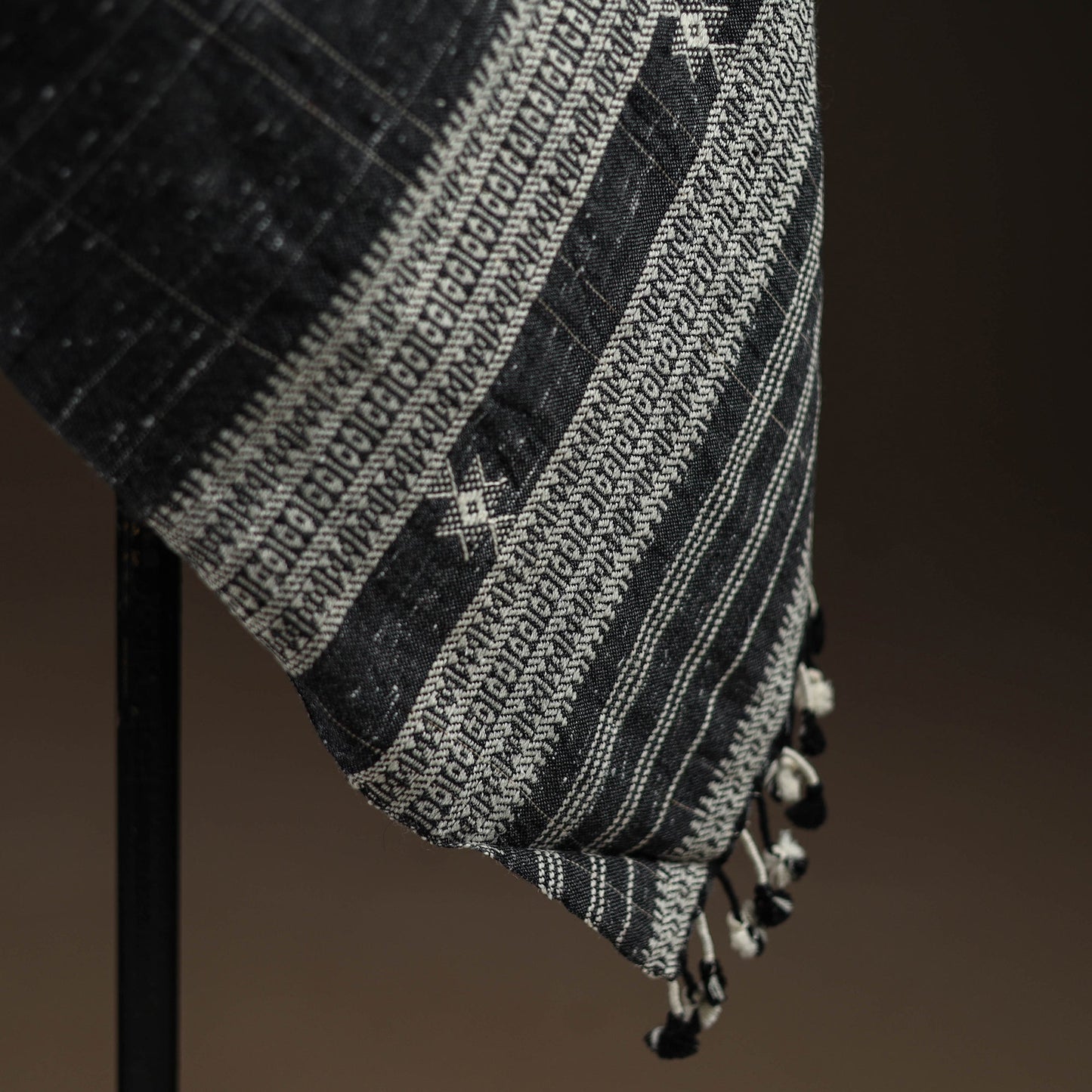 Kutch bhujodi handwoven merino wool shawl 154 - handcrafted