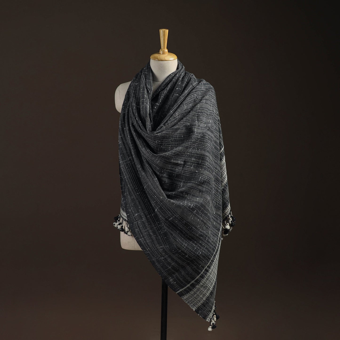 Kutch bhujodi handwoven merino wool shawl 162 - handcrafted