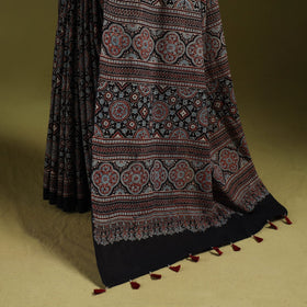 Kutch hand block print natural dyed pure mul cotton ajrakh