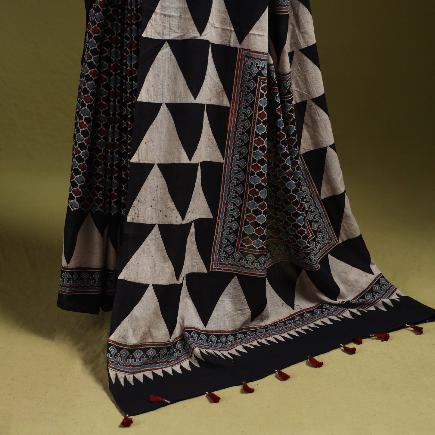 Kutch hand block print natural dyed pure mul cotton ajrakh