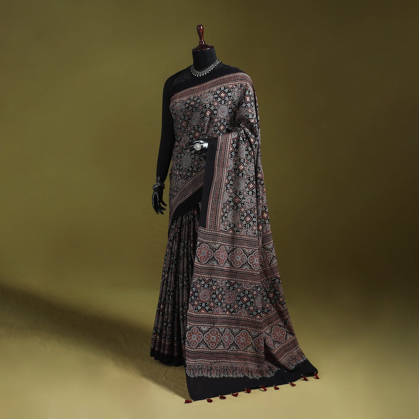 Kutch hand block print natural dyed pure mul cotton ajrakh