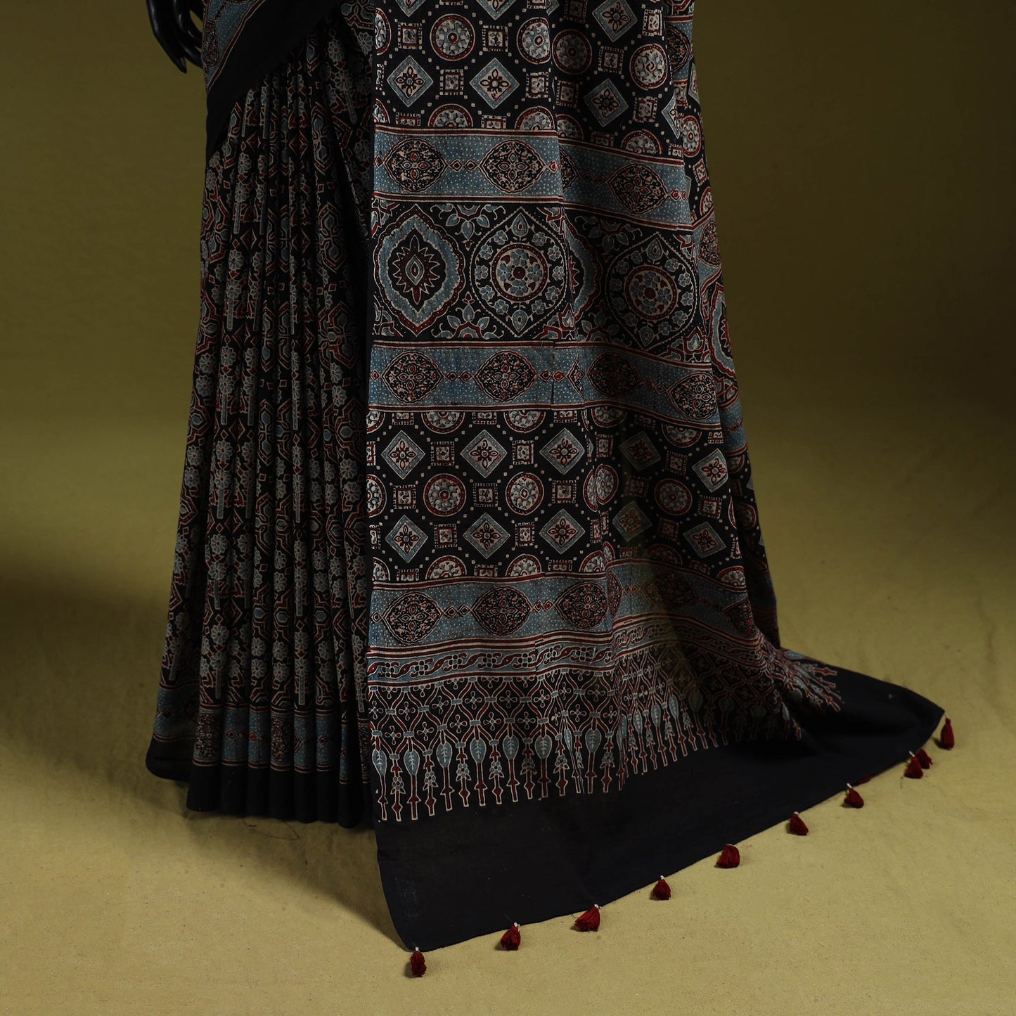 Kutch hand block print natural dyed pure mul cotton ajrakh