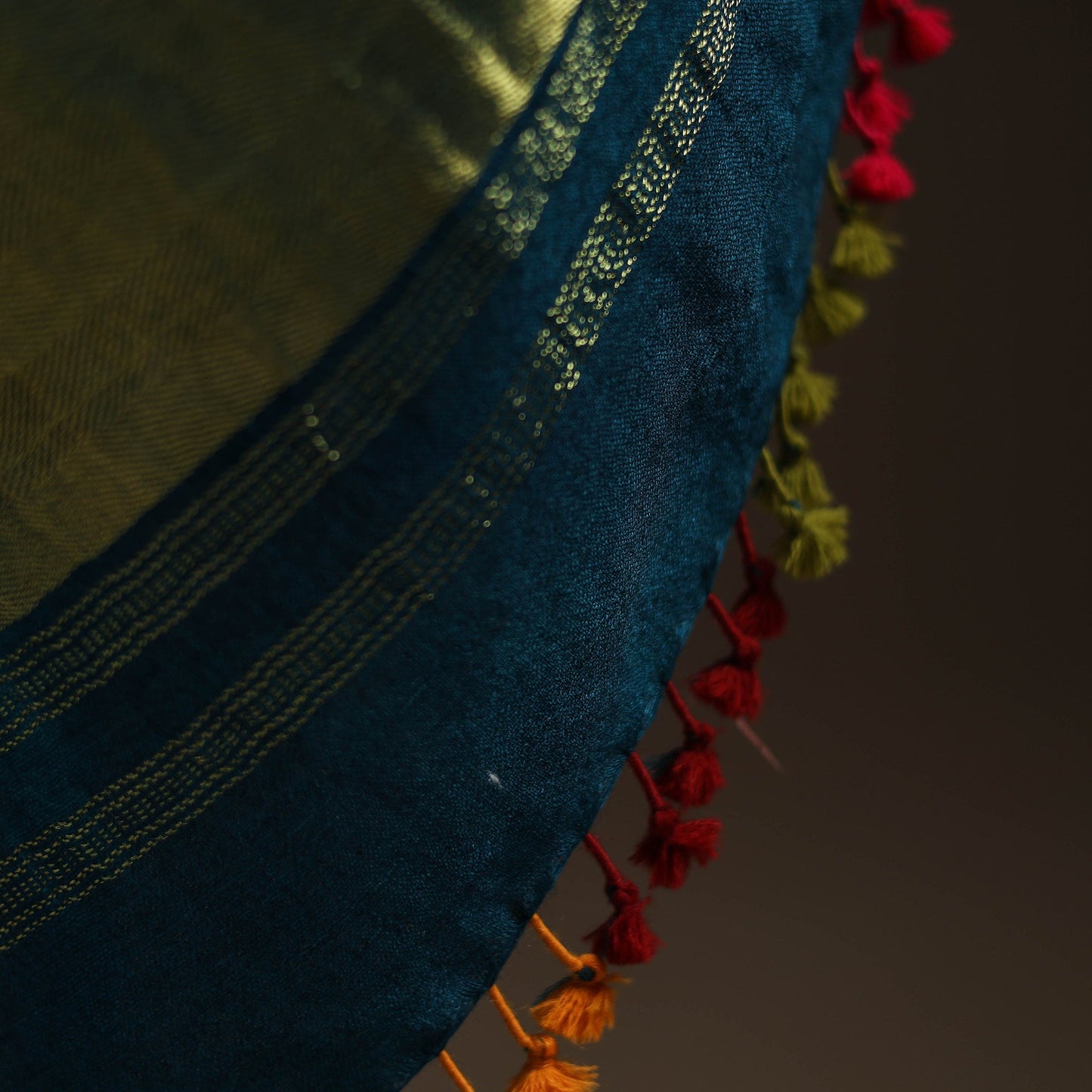 Kutch handwoven bandhani woolen shawl with zari border 55