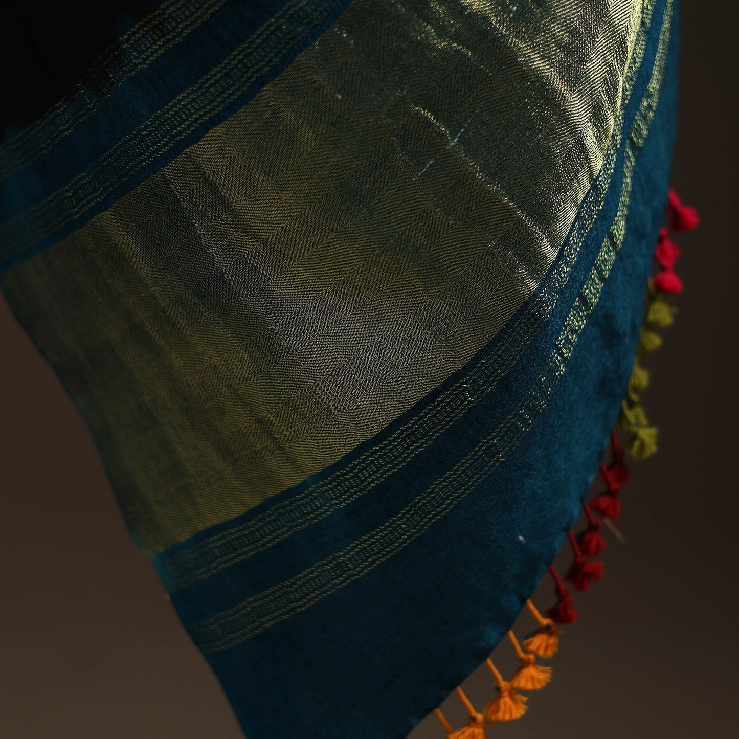 Kutch handwoven bandhani woolen shawl with zari border 55