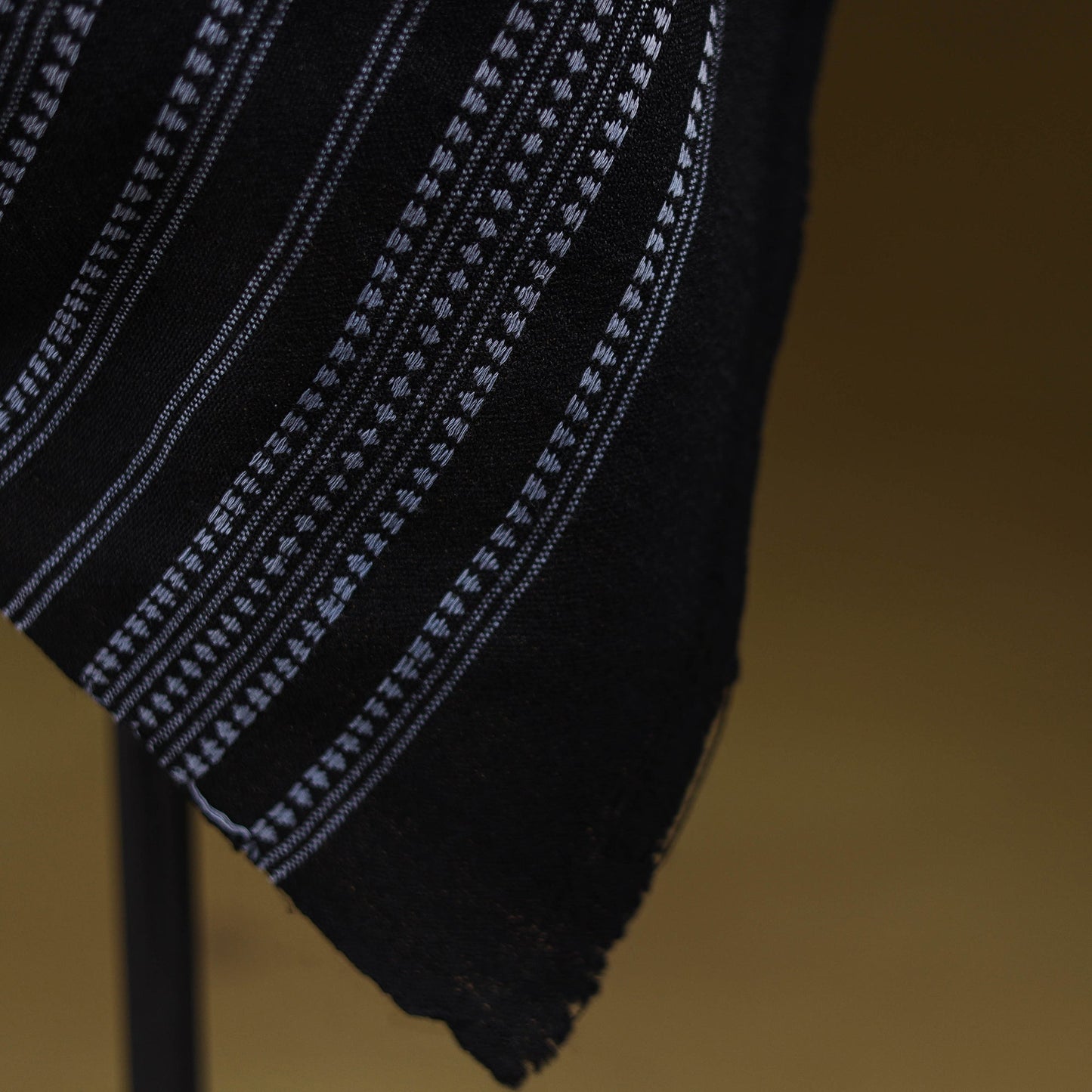 Kutch handwoven merino wool tie-dye bandhani shawl 16