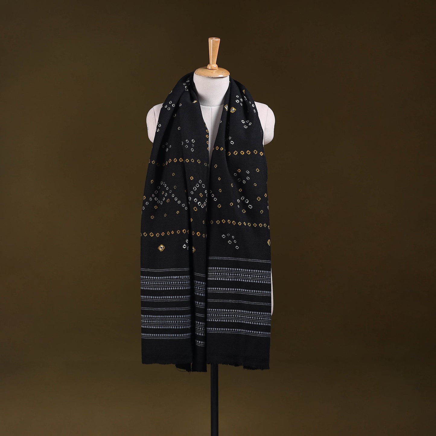 Kutch handwoven merino wool tie-dye bandhani shawl 16