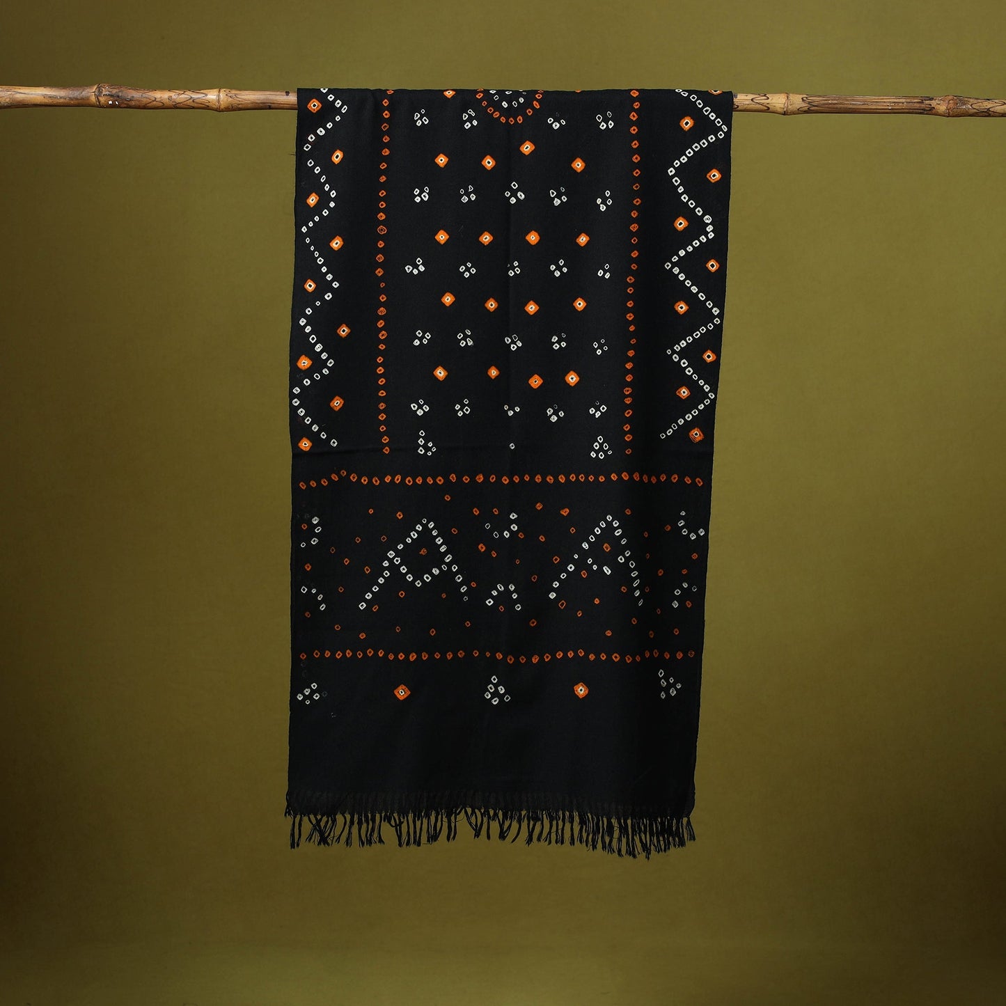 Kutch handwoven merino wool tie-dye bandhani stole 06