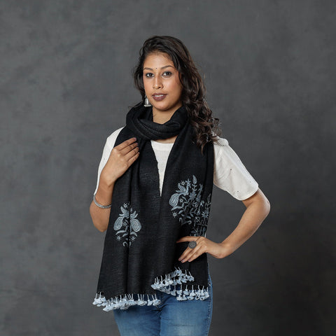 Buy Kutch Handwoven Clamp Dyed Shibori Silk x Merino Wool Shawl Online at iTokri.com
