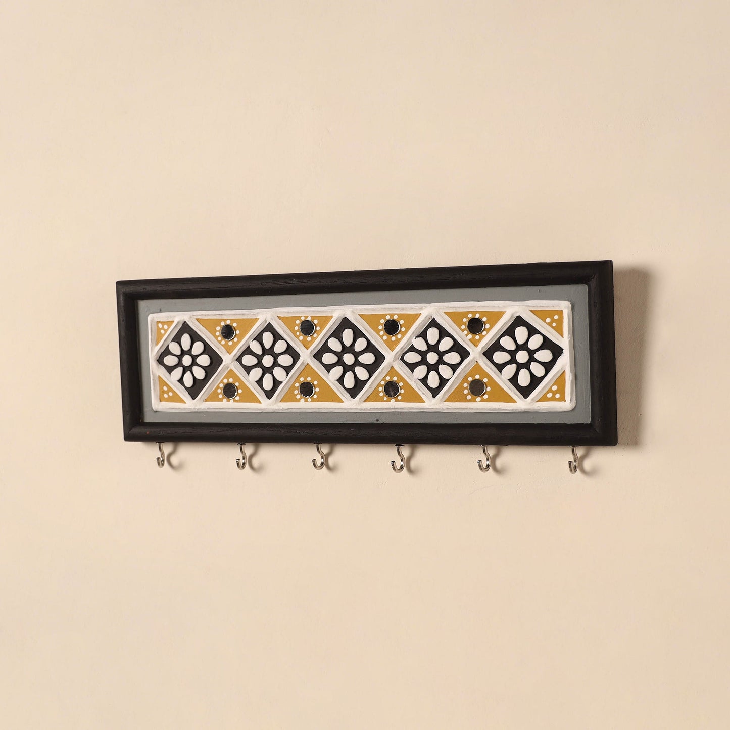Kutch mud mirror work lippan art key holder (4 x 12 in) 18