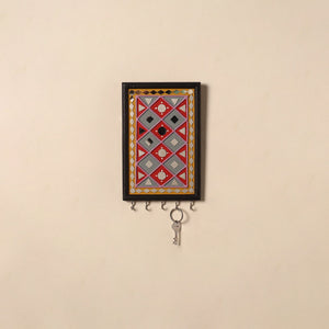 Kutch mud mirror work lippan art key holder (9 x 6 in) 37