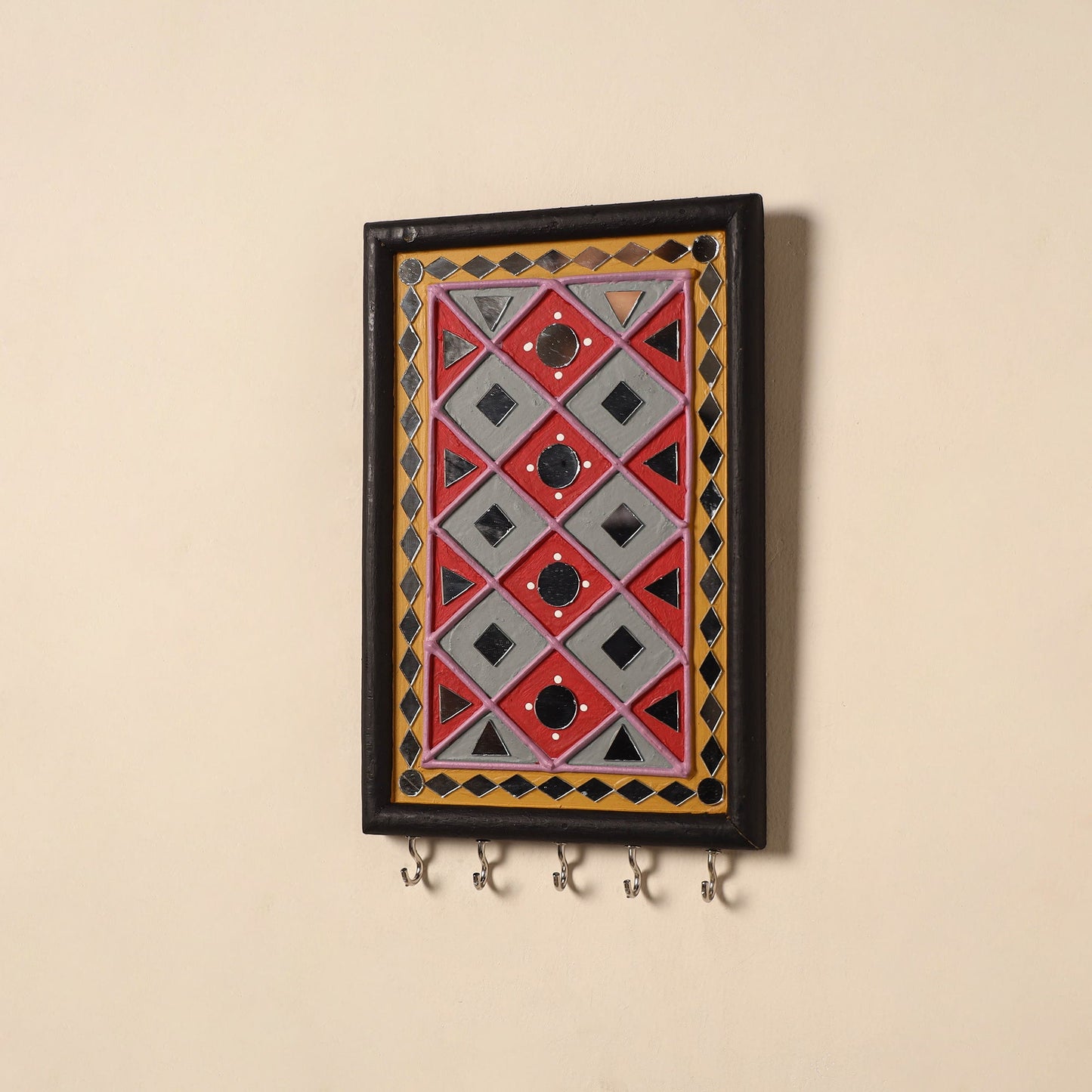 Kutch mud mirror work lippan art key holder (9 x 6 in) 37