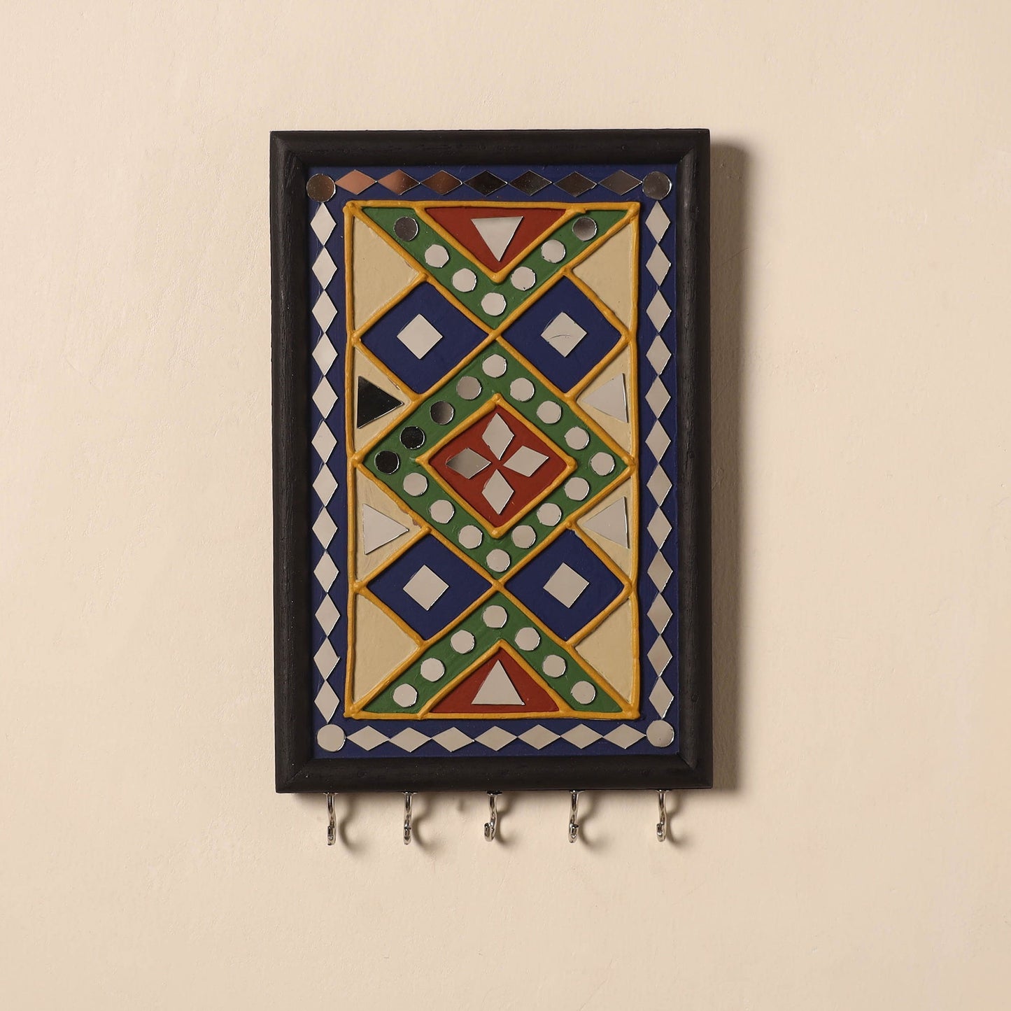 Kutch mud mirror work lippan art key holder (9 x 6 in) 45