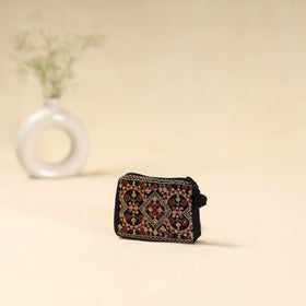 Kutch neran hand embroidered coin pouch 172 - handcrafted