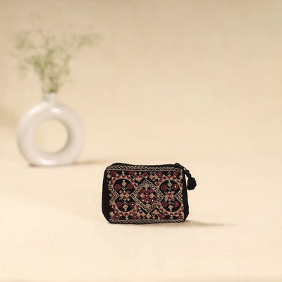 Kutch neran hand embroidered coin pouch 172 - handcrafted