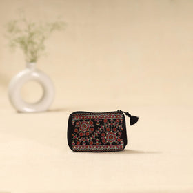 Kutch neran hand embroidered coin pouch 173 - handcrafted
