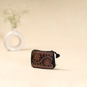 Kutch neran hand embroidered coin pouch 173 - handcrafted