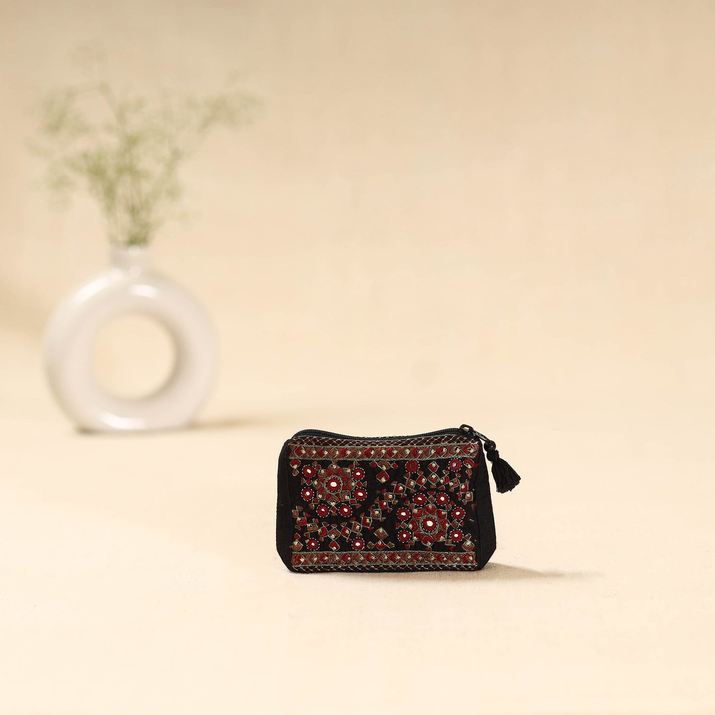 Kutch neran hand embroidered coin pouch 187 - handcrafted