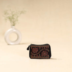 Kutch neran hand embroidered coin pouch 187 - handcrafted