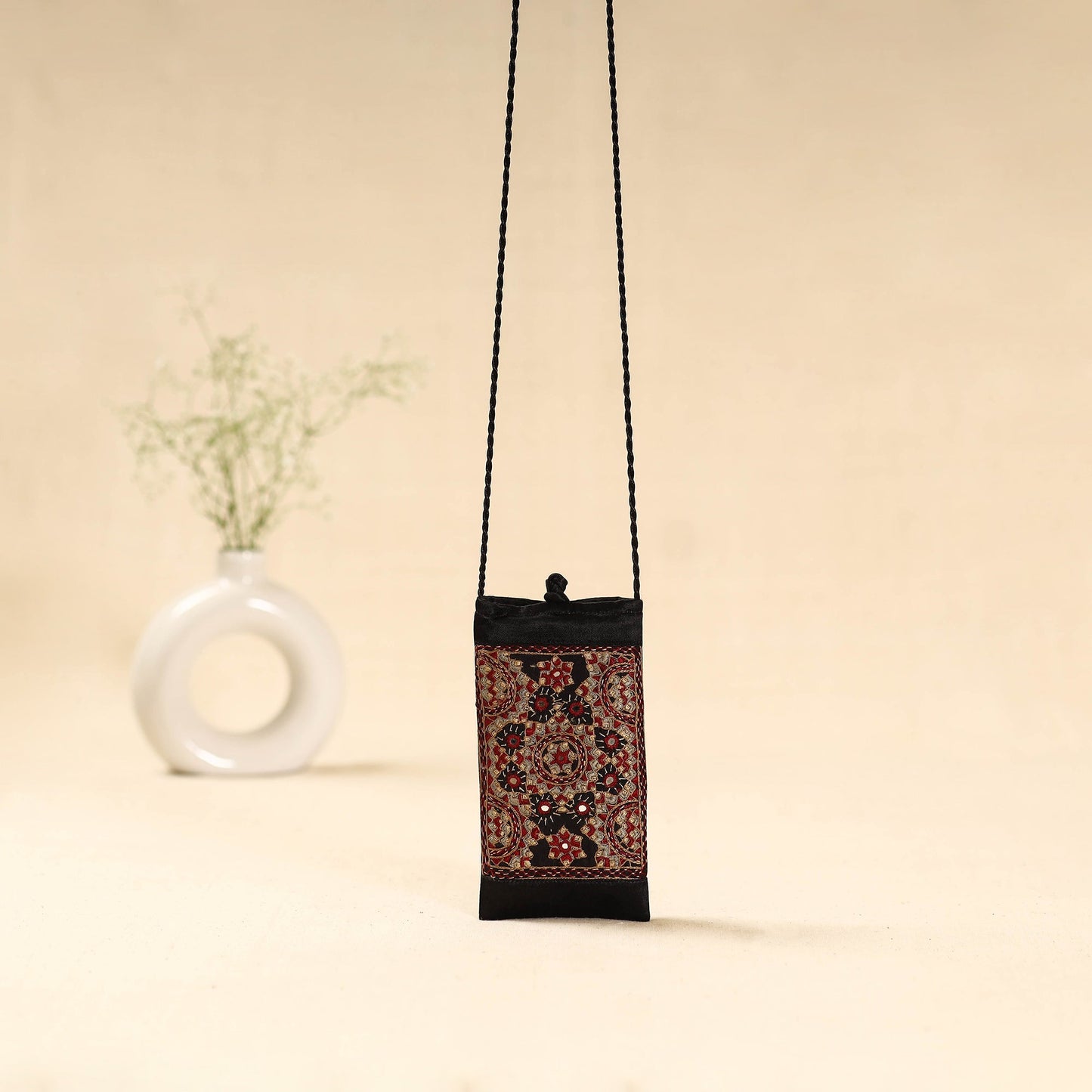 Kutch neran hand embroidered sling dori mobile pouch 108