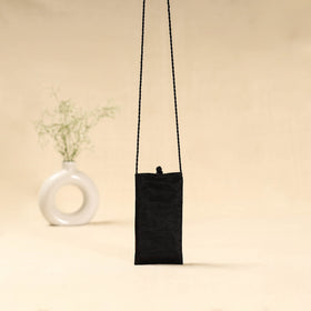 Kutch neran hand embroidered sling dori mobile pouch 108