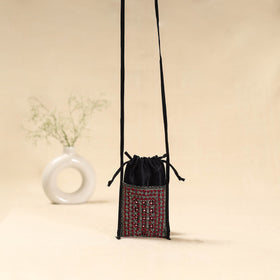 Kutch neran hand embroidered sling dori mobile pouch 212