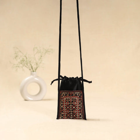 Kutch neran hand embroidered sling dori mobile pouch 217