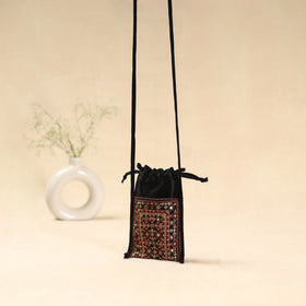 Kutch neran hand embroidered sling dori mobile pouch 217