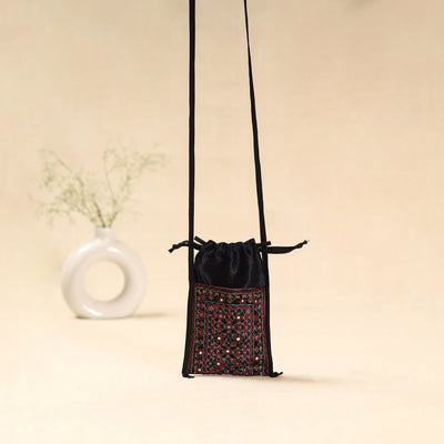 Kutch neran hand embroidered sling dori mobile pouch 219