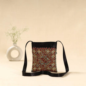 Kutch node hand embroidered sling bag 75 - handcrafted