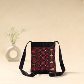 Kutch pakko hand embroidered sling bag 53 - handcrafted