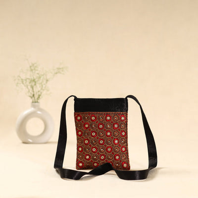 Kutch pakko hand embroidered sling bag 59 - handcrafted