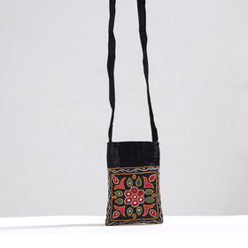  Kutch Pakko Hand Embroidery Mirror Work Mashru Silk Sling Bag 83 Online l iTokri.com
