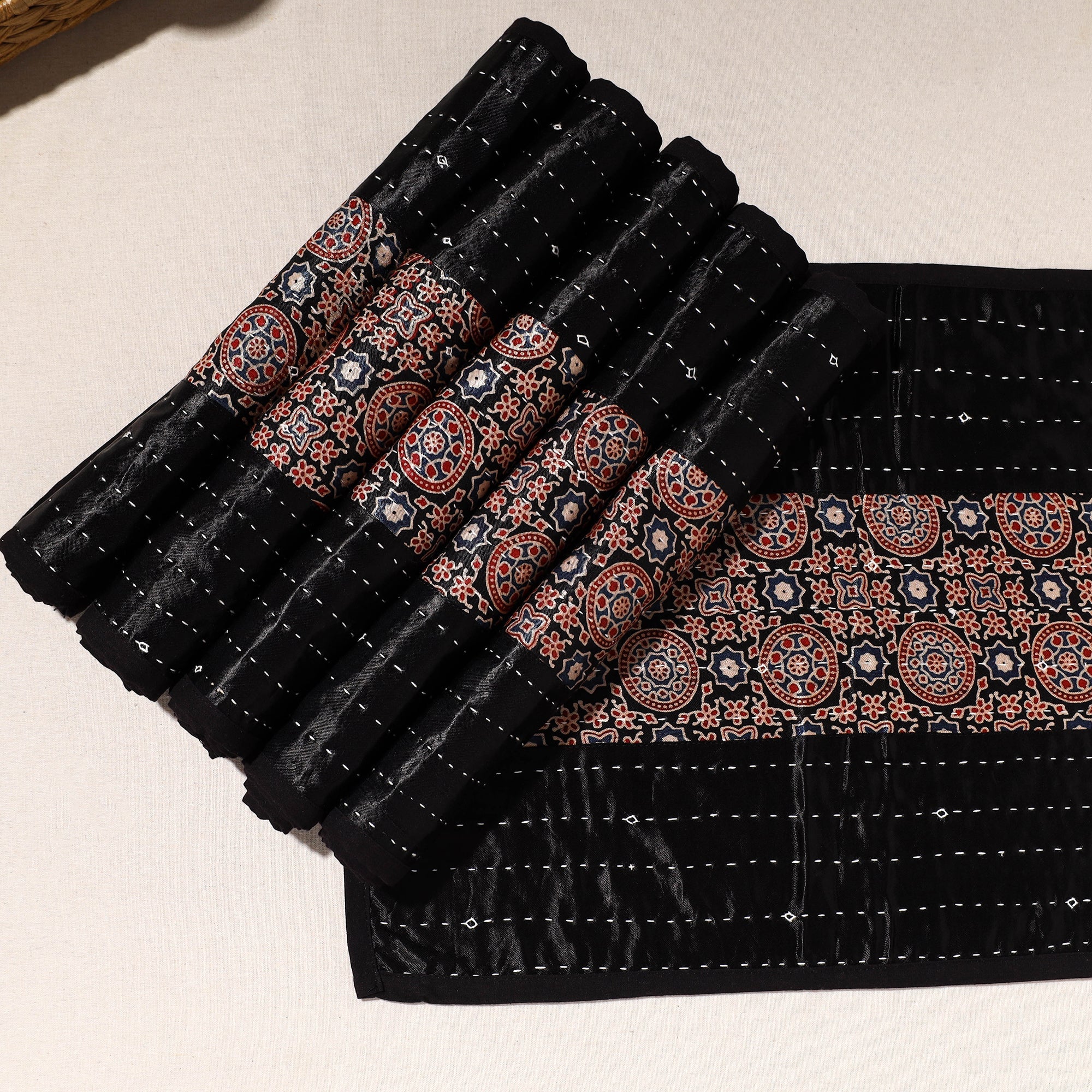  Blsck Tagai Embroidery Table Mats