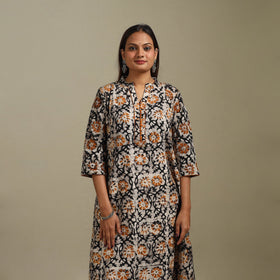 A-line cotton hand batik kurta for women 04 - handcrafted