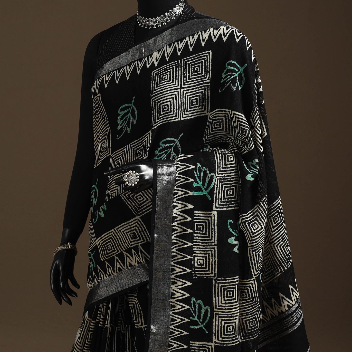 Linen hand batik saree with zari border 15 - handcrafted