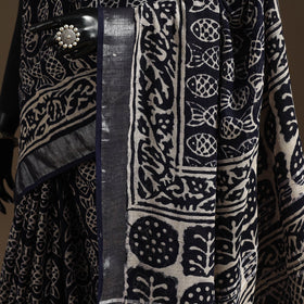 Linen hand batik saree with zari border 16 - handcrafted