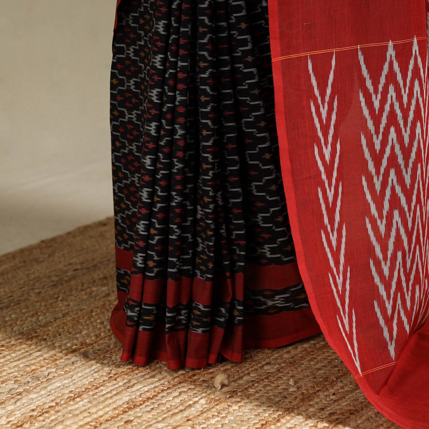 Black - mercerised cotton handloom pochampally ikat saree