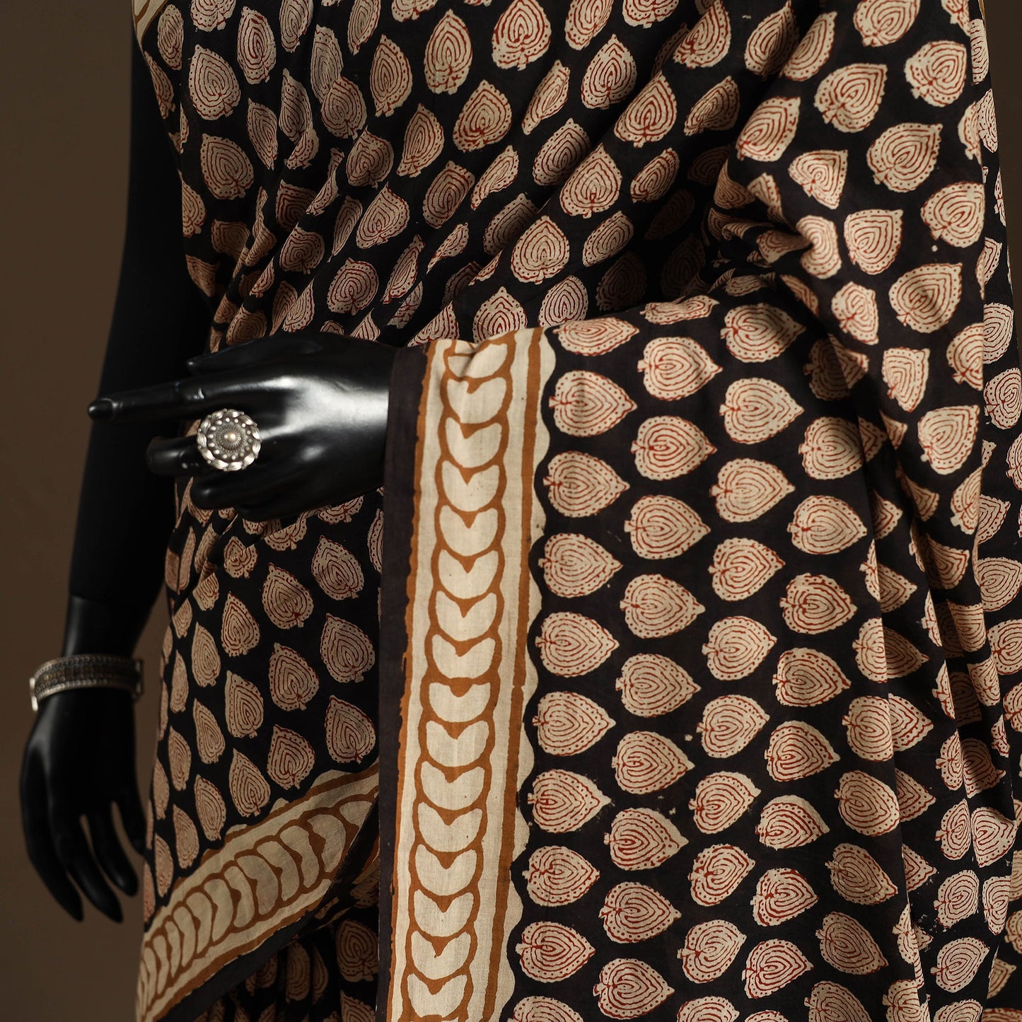 Black - mul cotton hand bagru saree 14 - handcrafted