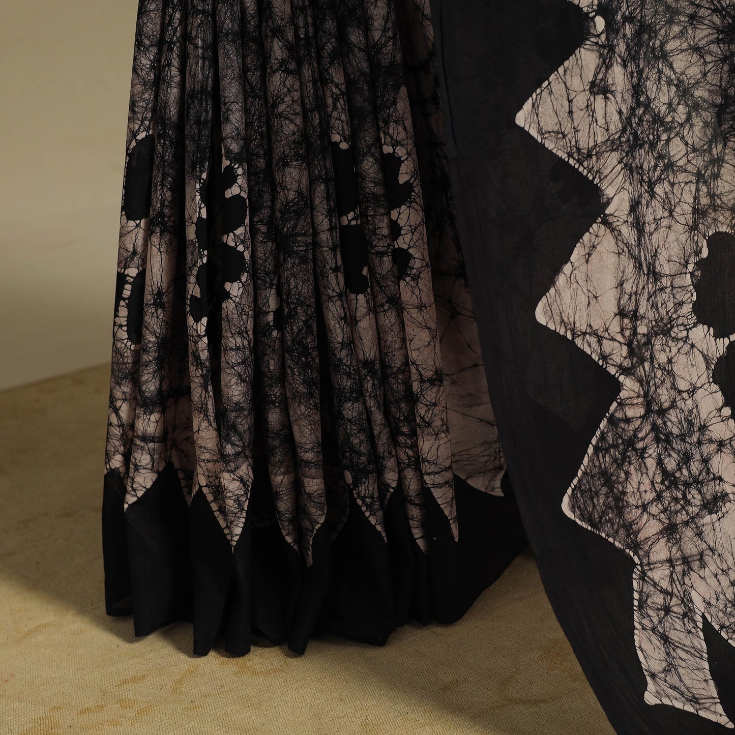 Black - mul cotton hand batik saree 19 - handcrafted