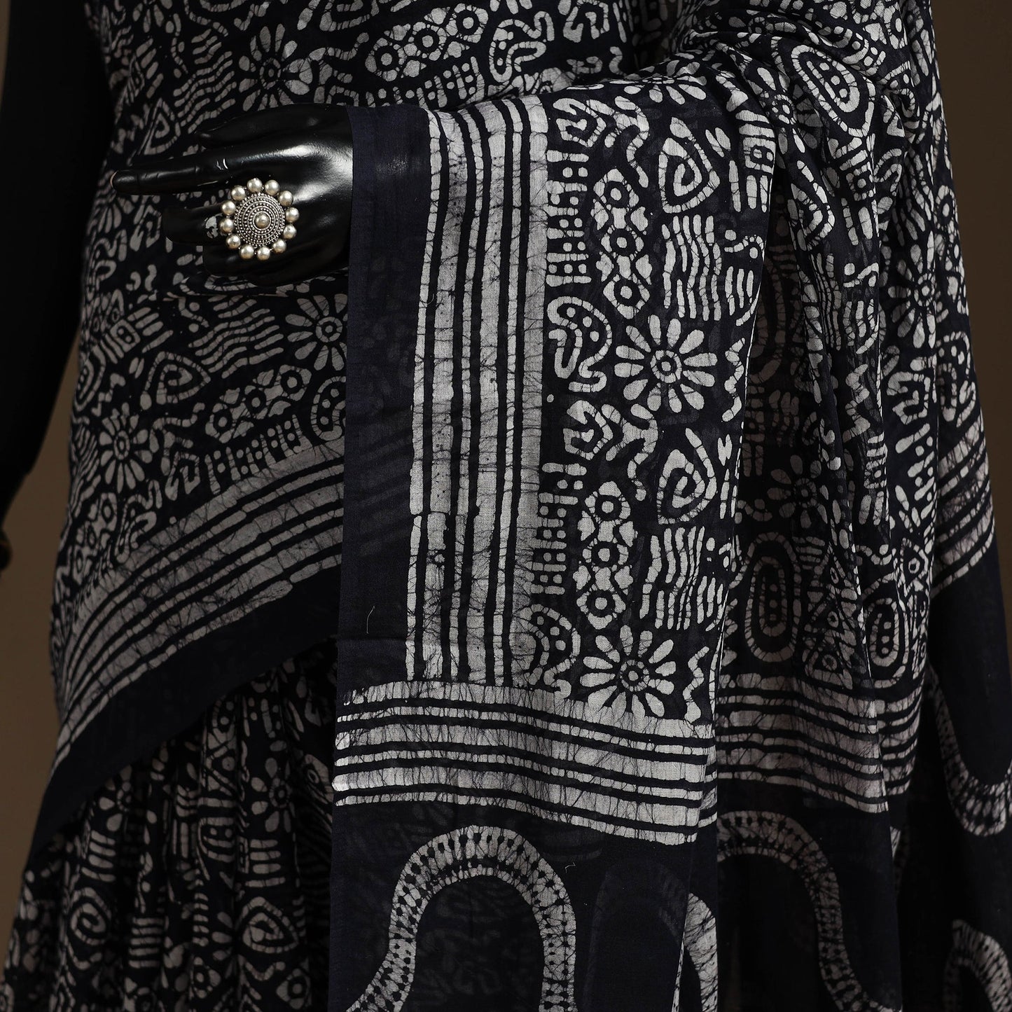 Black - mul cotton hand batik saree 23 - handcrafted