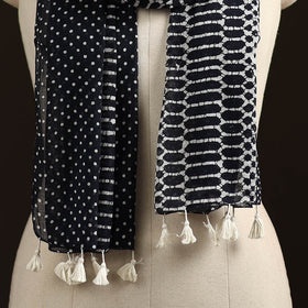 Mul cotton kutch hand batik stole with tassels 10