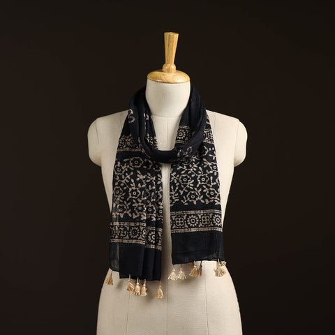 Mul cotton kutch hand batik stole with tassels 27