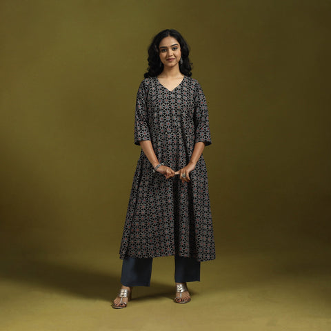 Natural dyed cotton a-line kurta for women 18 - handcrafted