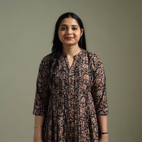 Natural dyed cotton hand block print pintuck kalamkari