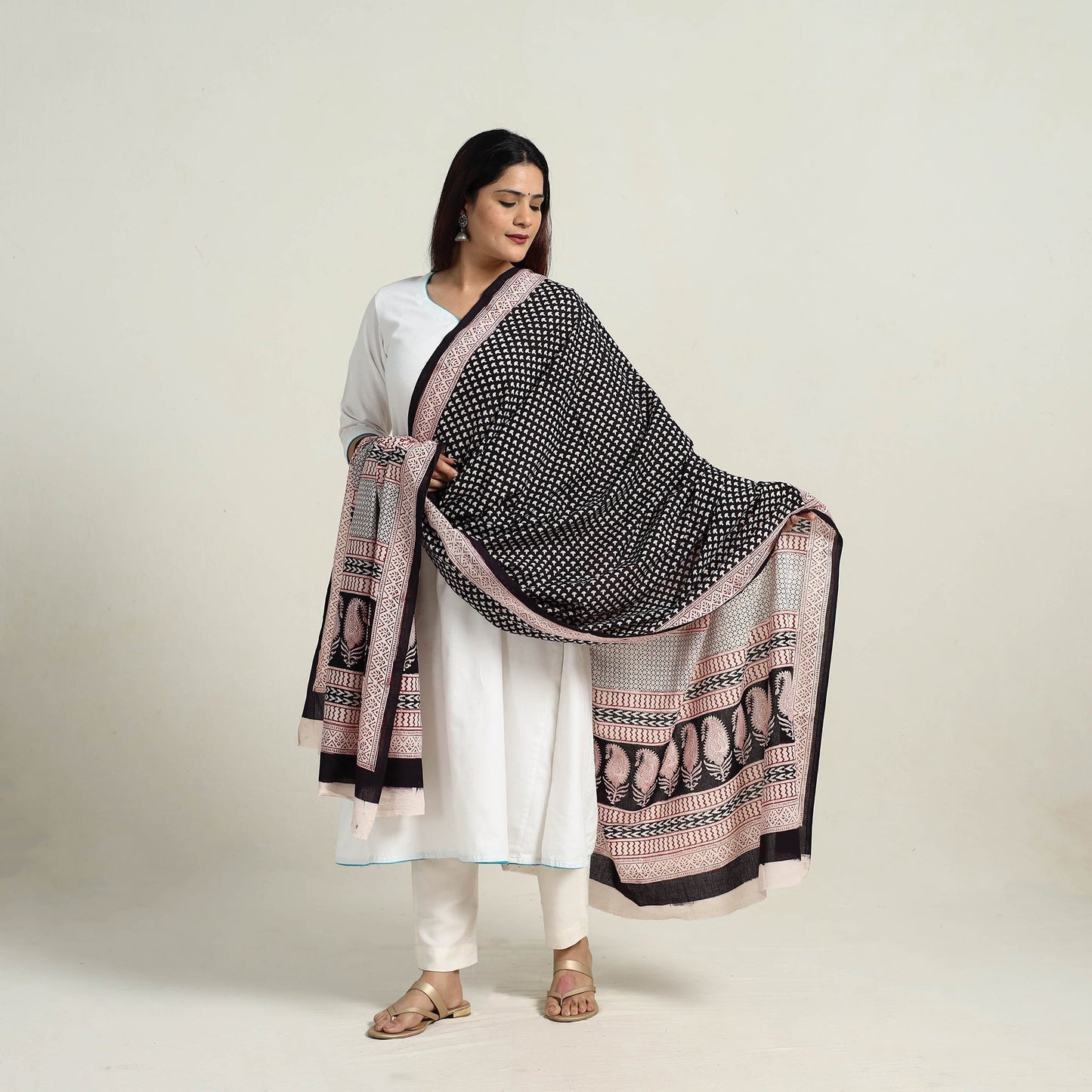 Black - natural dyed hand cotton bagh dupatta 02