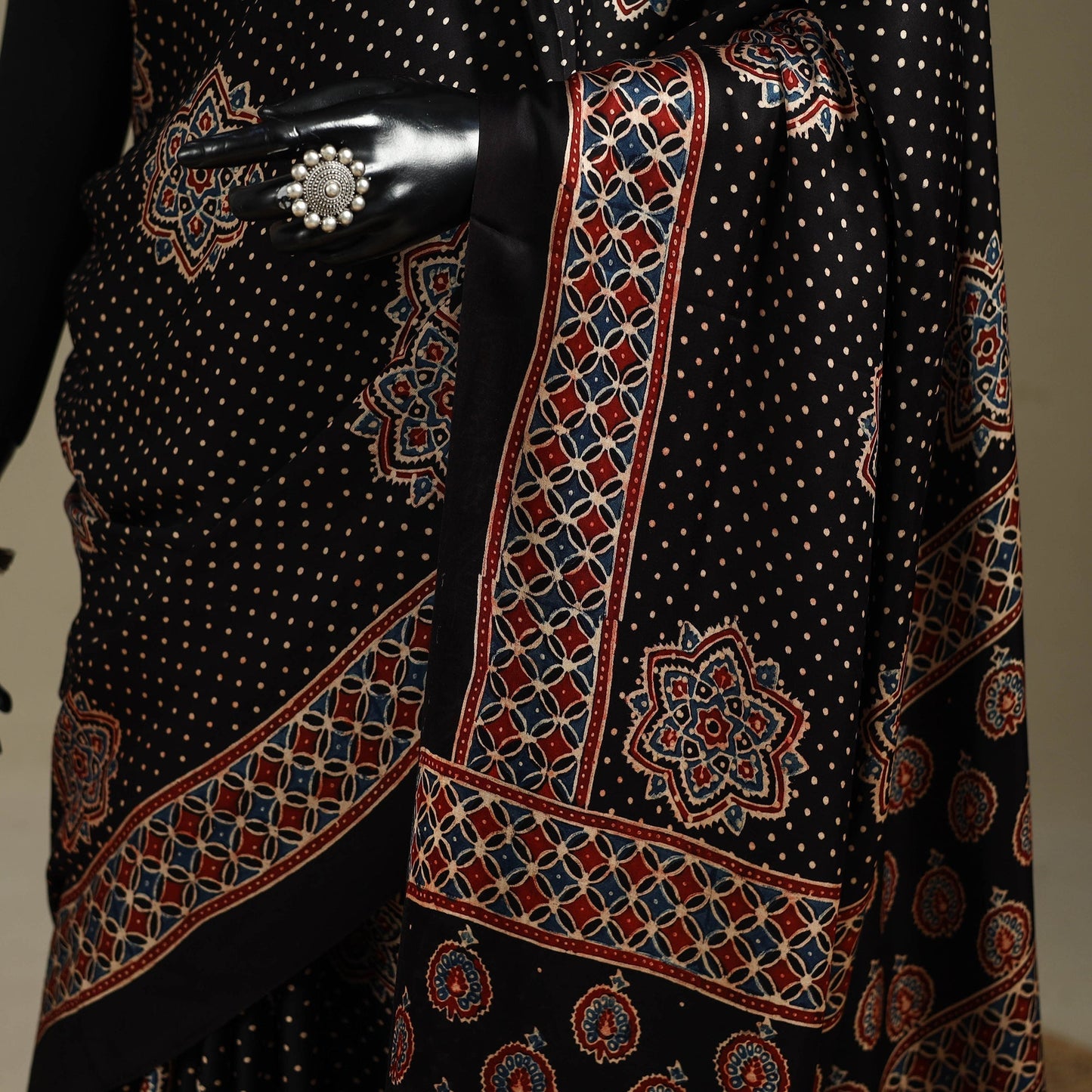 Natural dyed modal silk saree with lagdi patta 04